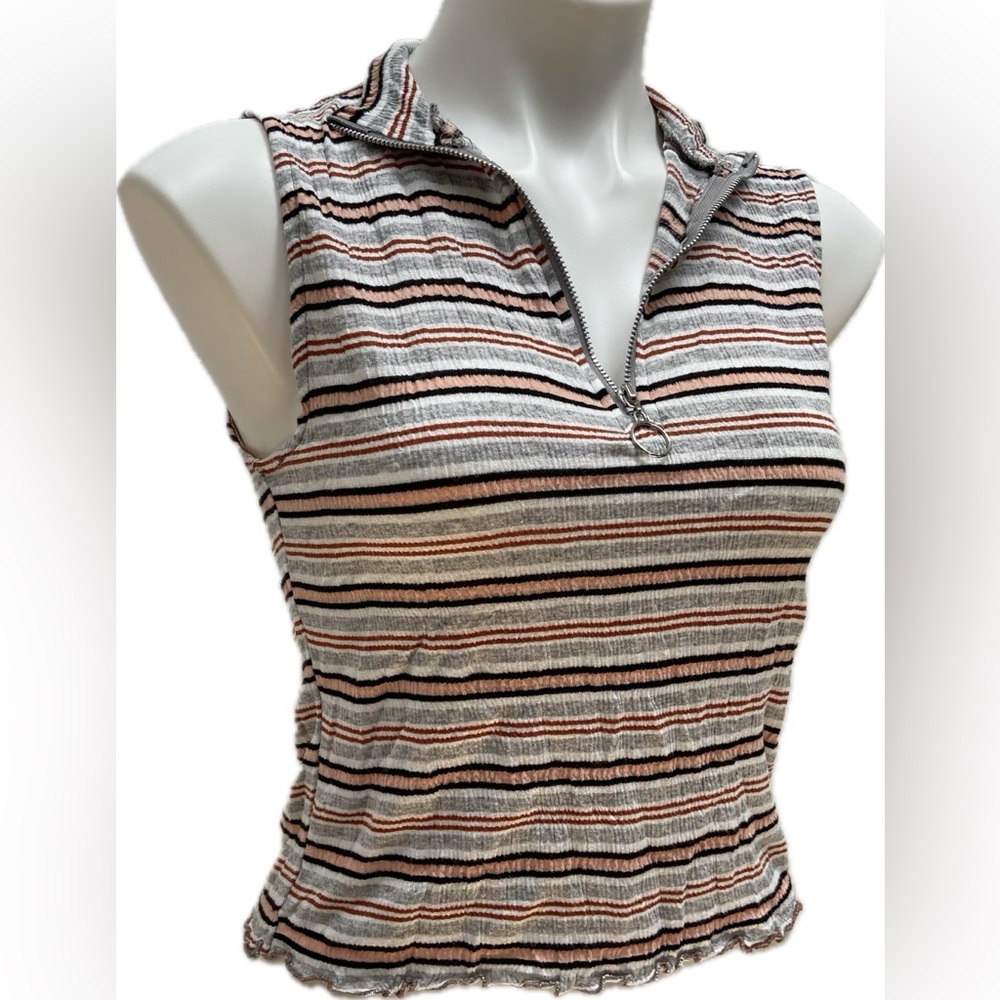 BKE STRIPED RETRO 70s INSPIRED COLLARED ZIPPER FRONT TANK TOP